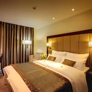 4* فندق فافور